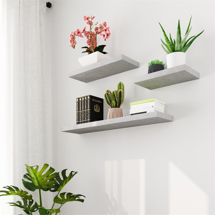 Wooden shelves in Mensole