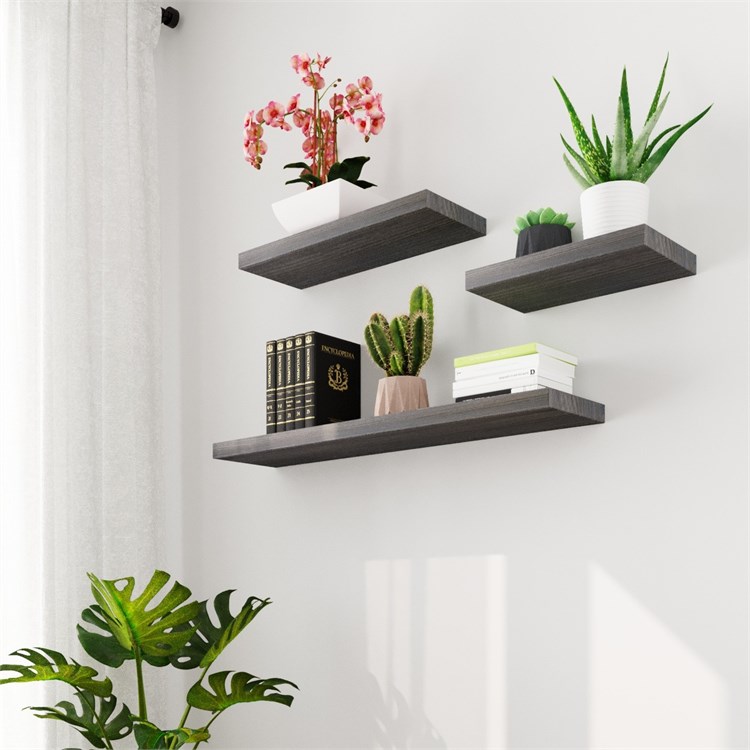 Wooden shelves in Mensole