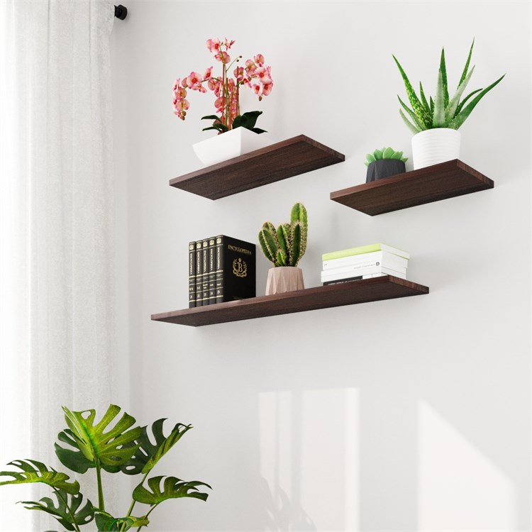 Wooden shelves in Mensole