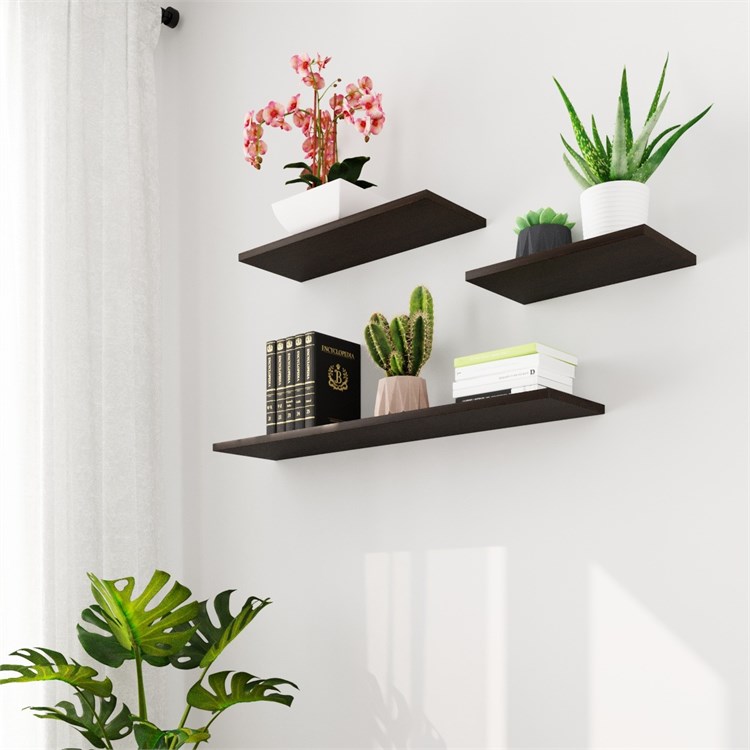 Wooden shelves in Mensole