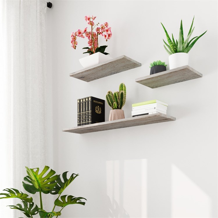 Wooden shelves in Mensole